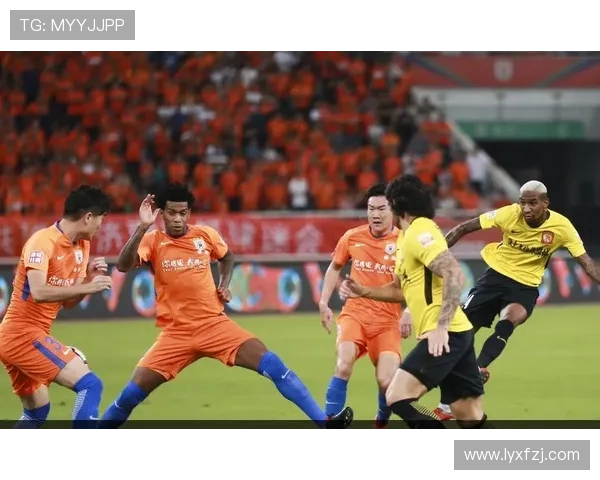 广州足球队强势领跑大师赛积分榜积分达到79分展现冠军实力